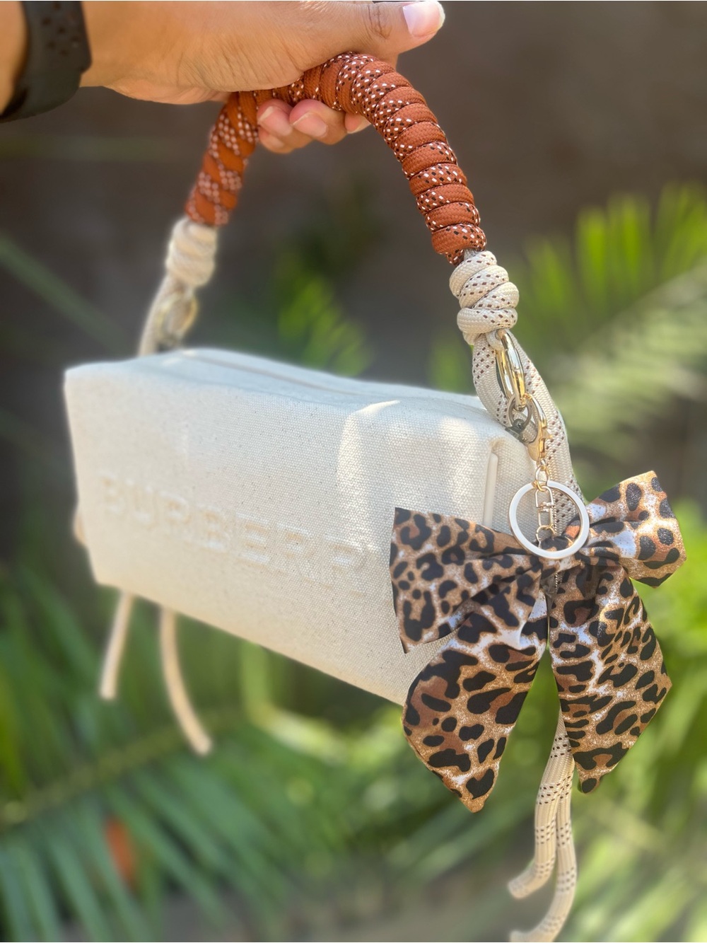 Burberry Beauty Hand Bag - Picture 3 of 14